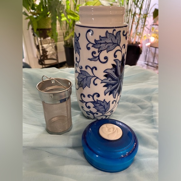 CHINESE PORCELAIN TEA INFUSER W/LID - Picture 2 of 4